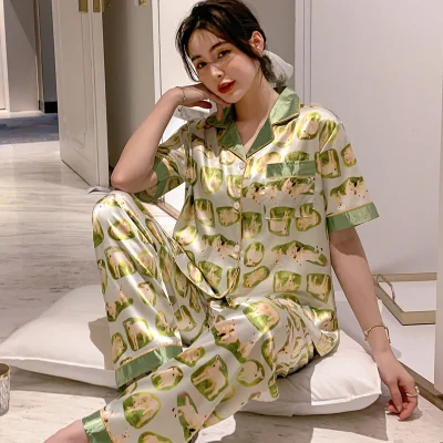 Newest Silk Pajamas for Women Sweet Leopard Pyjamas Woman Elegant Short Sleeve Long Pant Homewear Ladies Sleepwear Sets 2021
Newest Silk Pajamas for Women Sweet Leopard Pyjamas Woman Elegant Short Sleeve Long Pant Homewear Ladies Sleepwear Sets 2021