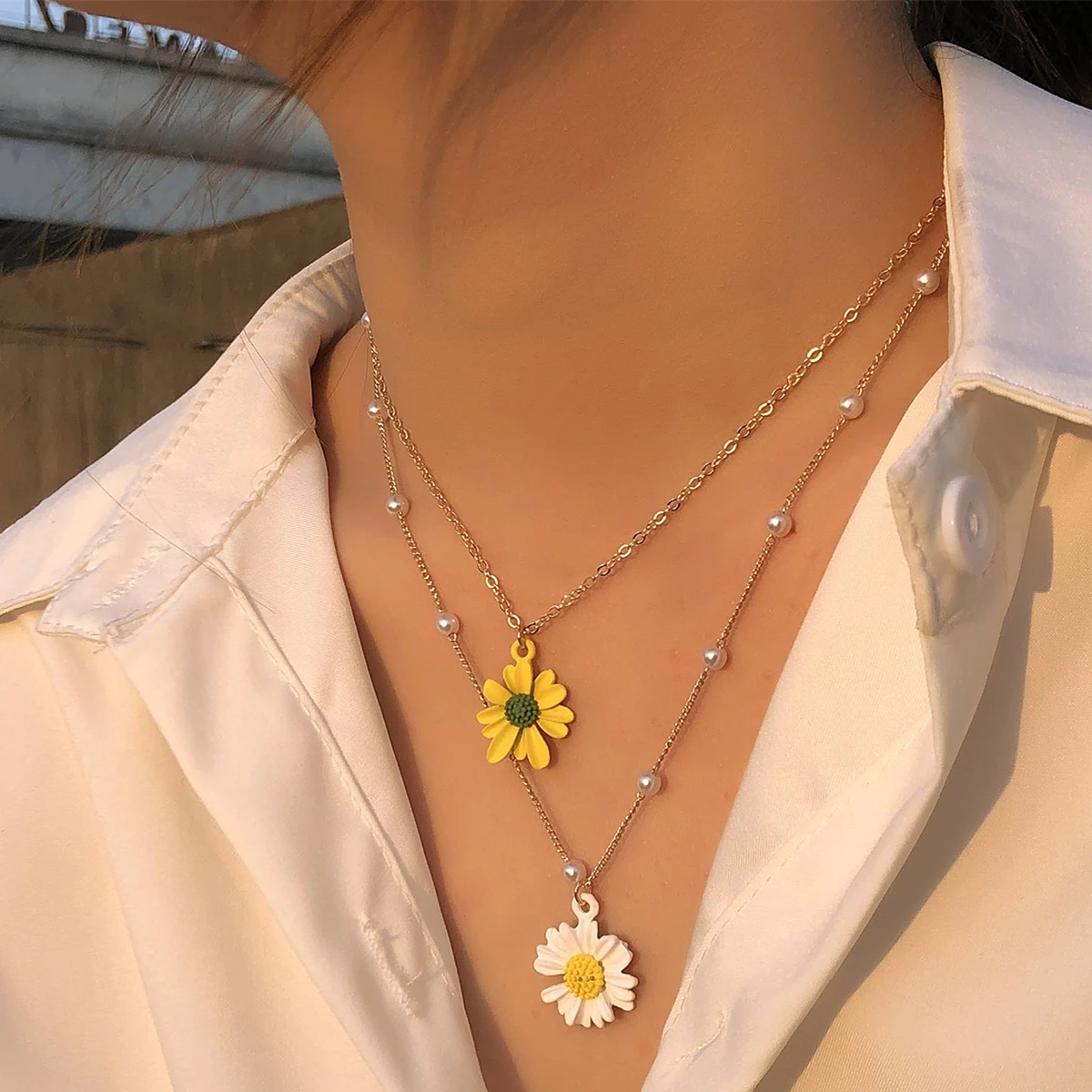 2021 New Flower Daisy Pendant Choker Necklace For Women Elegant White Imitation Pearl Chain Necklaces Friend Gift Trend Jewelry
2021 New Flower Daisy Pendant Choker Necklace For Women Elegant White Imitation Pearl Chain Necklaces Friend Gift Trend Jewelry