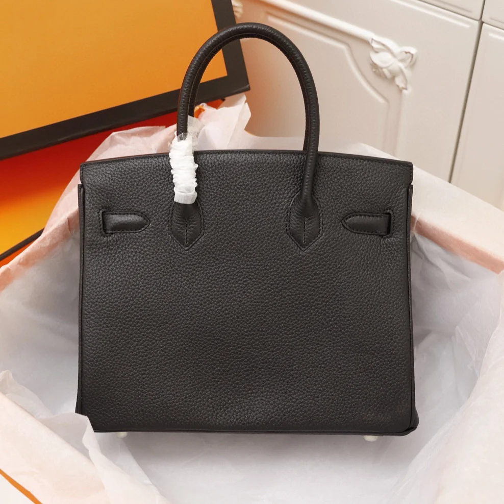 2021 luxury brand design cowhide handbag high quality luxury handbag shoulder bag
2021 luxury brand design cowhide handbag high quality luxury handbag shoulder bag