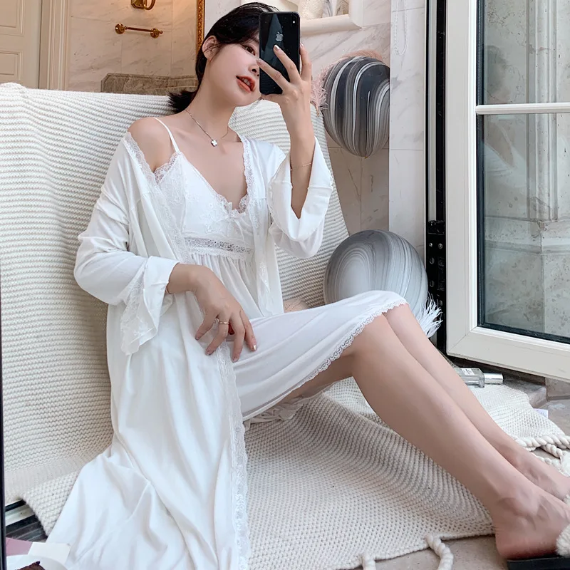 Spring and Autumn Fairy nightgown with chest pad nightgown set female modal Princess lace Palace housecoats woman sleepwear sets
Spring and Autumn Fairy nightgown with chest pad nightgown set female modal Princess lace Palace housecoats woman sleepwear sets