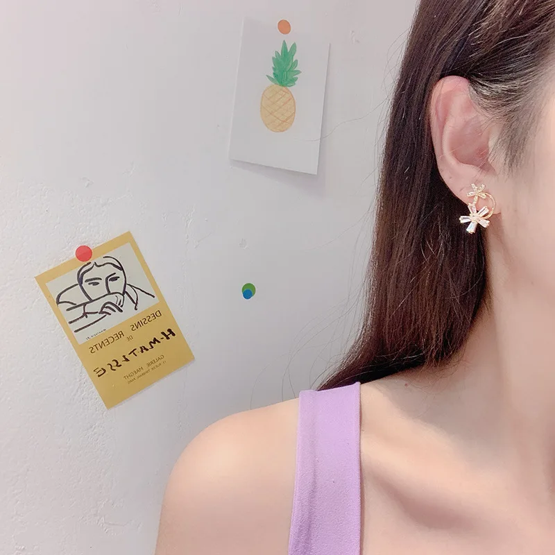 Japanese&Korea Kpop Fashion Jewelry Crystal Flower Earrings for Women Gift Elegant Glass Stud Ear Rings
Japanese&Korea Kpop Fashion Jewelry Crystal Flower Earrings for Women Gift Elegant Glass Stud Ear Rings