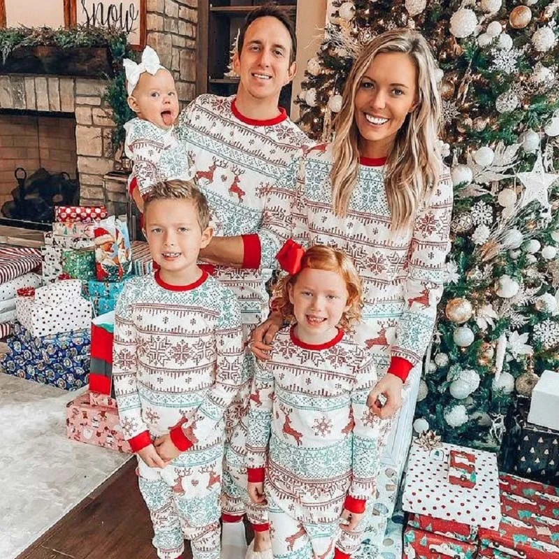 New Winter Christmas Clothing Sets Family Matching Pajamas Set Mother Father Kids Pyjama Baby Rompers Sleepwear Family Look
New Winter Christmas Clothing Sets Family Matching Pajamas Set Mother Father Kids Pyjama Baby Rompers Sleepwear Family Look