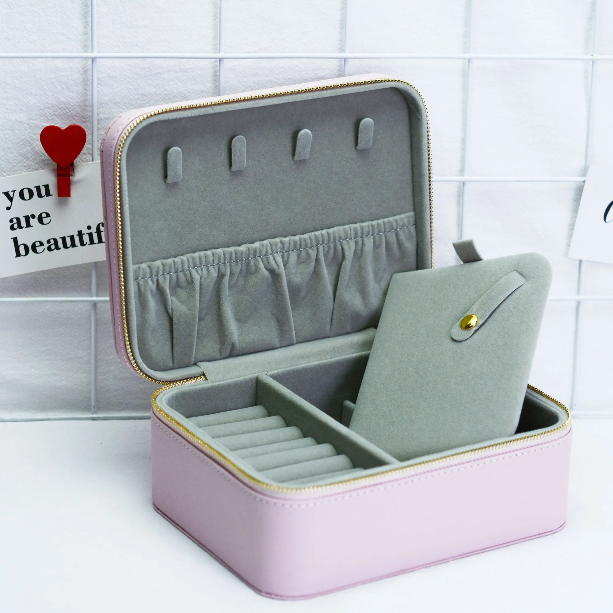 2020 New Show Box Temperament Women Jewelry Storage Protection Display Gift Handbags Luxury Brand Peripheral Product Recommended
2020 New Show Box Temperament Women Jewelry Storage Protection Display Gift Handbags Luxury Brand Peripheral Product Recommended