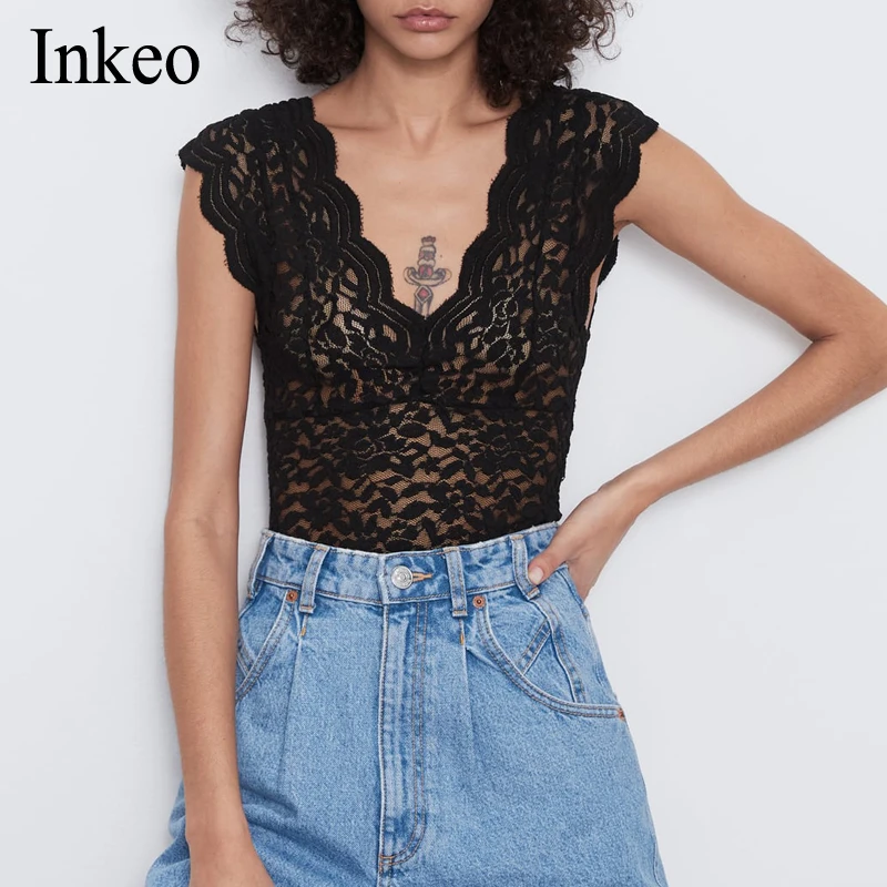 Женское Кружевное боди с цветочной вышивкой и глубоким V-образным вырезом
Женское Кружевное боди с цветочной вышивкой и глубоким V-образным вырезом