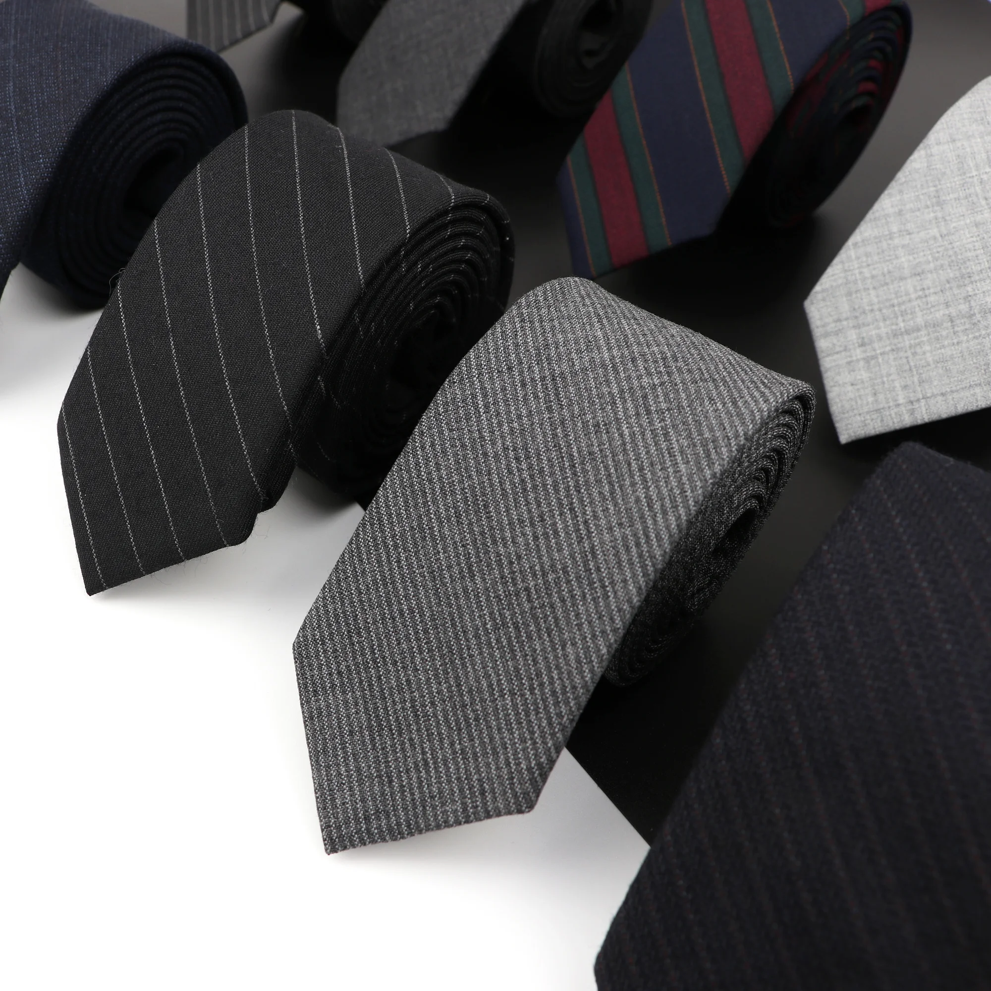 High Quality Classical Color Black Grey Skinny 100% Wool Tie Men Necktie For Business Meeting Fashion Shirt Dress Accessories
High Quality Classical Color Black Grey Skinny 100% Wool Tie Men Necktie For Business Meeting Fashion Shirt Dress Accessories