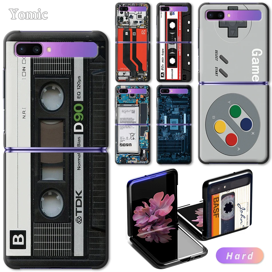 Retro Camera Cassette Music Capa for Samsung Galaxy Z Flip 3 5G Black Hard Cell Phone Case ZFlip 6.7" PC Segmented Protect Cover
Retro Camera Cassette Music Capa for Samsung Galaxy Z Flip 3 5G Black Hard Cell Phone Case ZFlip 6.7" PC Segmented Protect Cover