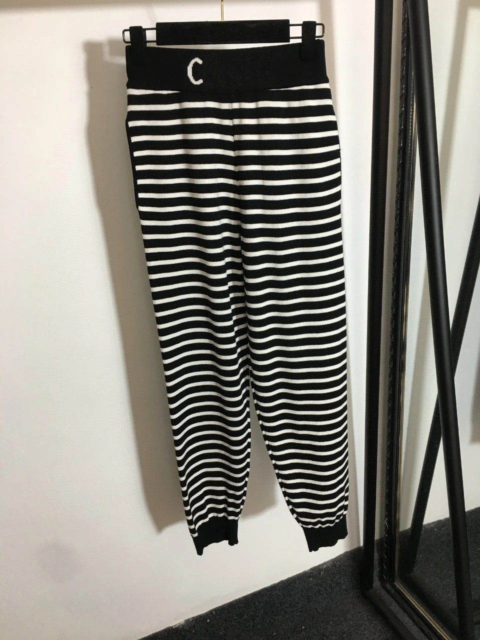 High Quality Luxury Summer Sexy Women New Elegant Sleeveless Knit Tanks+elastic Pant Sport 2 Pcs Set
High Quality Luxury Summer Sexy Women New Elegant Sleeveless Knit Tanks+elastic Pant Sport 2 Pcs Set