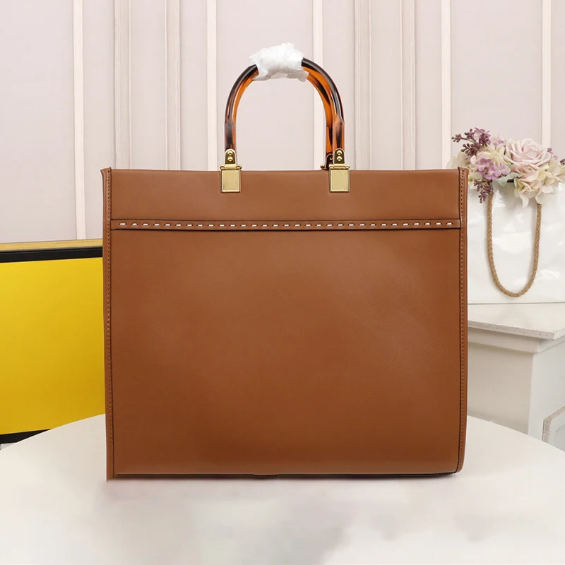 New Retro Double Handle Snakeskin Letters Genuine Leather Large-capacity Handbag Ladies Tote Bag Fashion Cross Shoulder Bag
New Retro Double Handle Snakeskin Letters Genuine Leather Large-capacity Handbag Ladies Tote Bag Fashion Cross Shoulder Bag