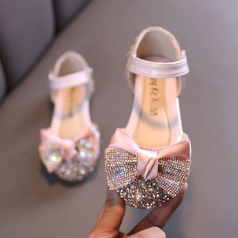 Girls' Shoes Spring And Summer 2021 New Girls' Soft Bottomed Baotou Sandals Little Girls' Performance Princess Shoes Korean
Girls' Shoes Spring And Summer 2021 New Girls' Soft Bottomed Baotou Sandals Little Girls' Performance Princess Shoes Korean