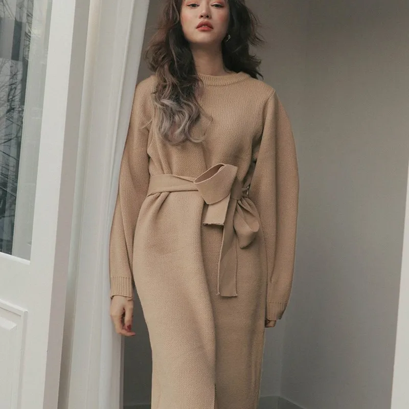 High Quality Runway Fall Winter Korean Elegant Women's Sweater Long Sleeve Split Lace Up Luxury Vintage Knitted Dresses Vestido
High Quality Runway Fall Winter Korean Elegant Women's Sweater Long Sleeve Split Lace Up Luxury Vintage Knitted Dresses Vestido