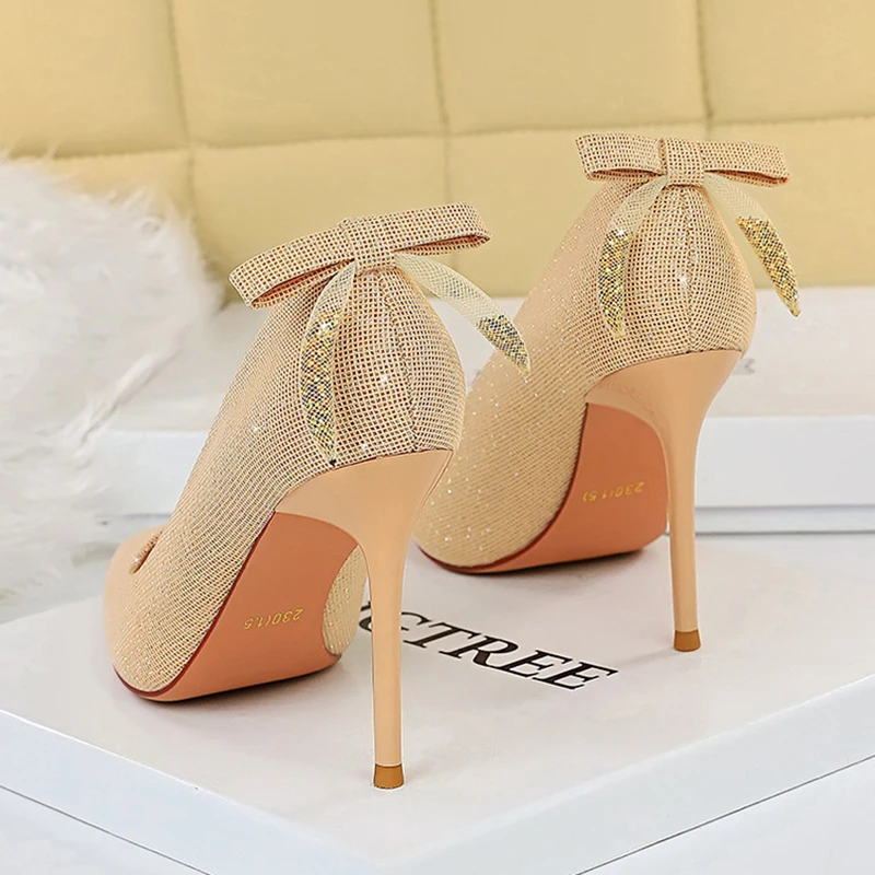 Шикарные Женские Туфли-лодочки на каблуке 9,5 см со стразами Женская обувь на высоком каблуке; Обувь с бантом для вечерние женские туфли-лодо... 
Шикарные Женские Туфли-лодочки на каблуке 9,5 см со стразами Женская обувь на высоком каблуке; Обувь с бантом для вечерние женские туфли-лодо...