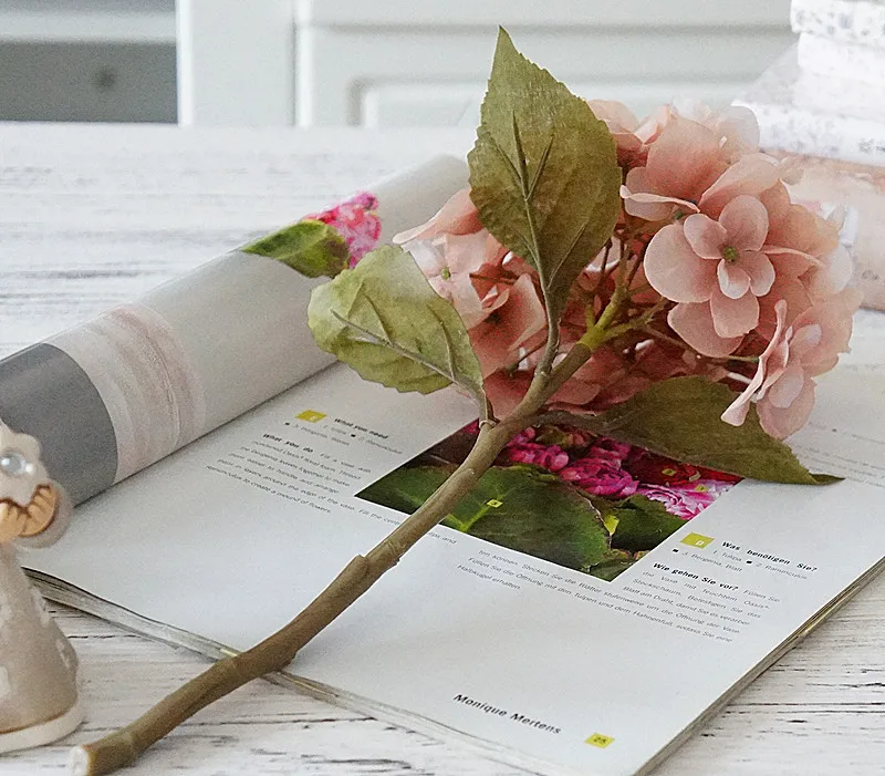 5pcs High quality hydrangea Artificial flowers Wedding Diy Home decoration accessories vases decoration Christmas bouquet Gifts
5pcs High quality hydrangea Artificial flowers Wedding Diy Home decoration accessories vases decoration Christmas bouquet Gifts