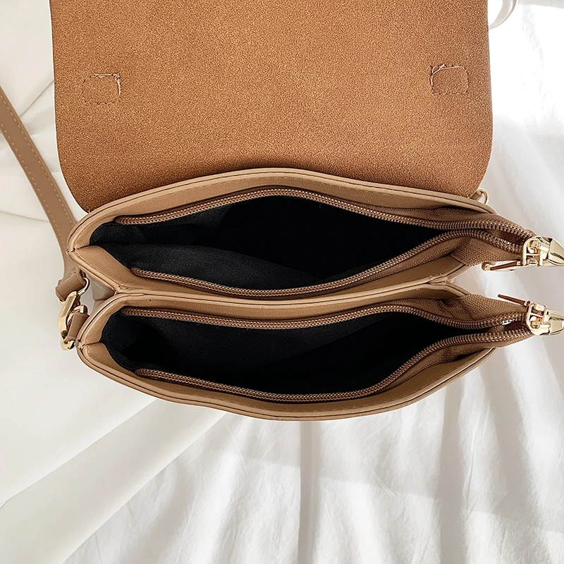 Retro Black Flip Women Shoulder Bag High Quality Solid Leather Tote Bag Lock Rivets Messenger Bags Simple Female Satchel Handbag
Retro Black Flip Women Shoulder Bag High Quality Solid Leather Tote Bag Lock Rivets Messenger Bags Simple Female Satchel Handbag