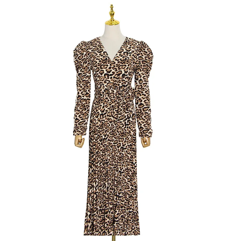Leopard print dress new fashion temperament retro elegant v-neck waist slim dress women 
Leopard print dress new fashion temperament retro elegant v-neck waist slim dress women