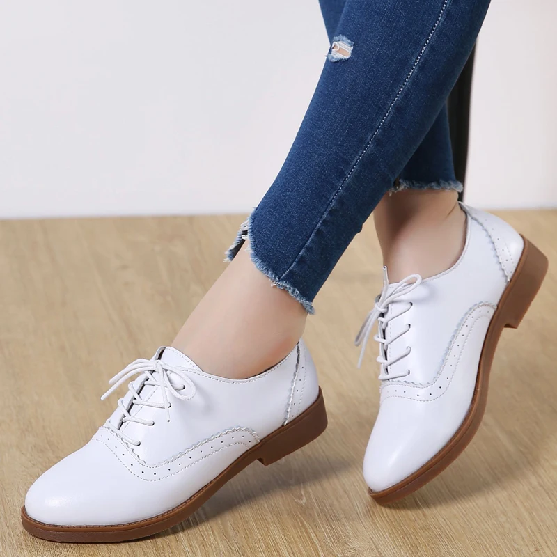 Women Fashion Commute Shoes White Breathable Non-Slip Brogue Shoes Solid Colors Flats Split Leather Lace-Up Shoes Fast Shipping
Women Fashion Commute Shoes White Breathable Non-Slip Brogue Shoes Solid Colors Flats Split Leather Lace-Up Shoes Fast Shipping
