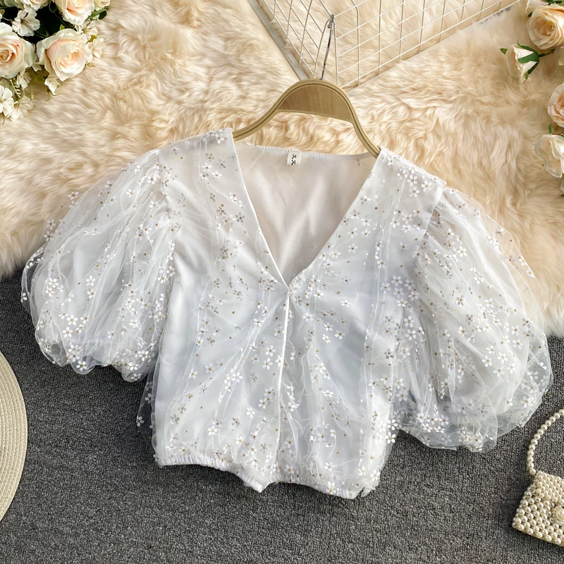 KUSAHIKI Mesh Floral Women Blouse Causal Puff Sleeve V-neck Tops Causal Korean Summer 2021 New Blusas Shirt Camisas Mujer 6G936
KUSAHIKI Mesh Floral Women Blouse Causal Puff Sleeve V-neck Tops Causal Korean Summer 2021 New Blusas Shirt Camisas Mujer 6G936