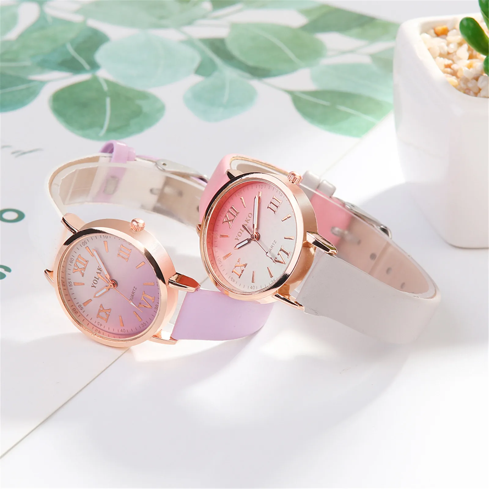 

Casual Fashion Ladies Luxury Quartz Watch Leather Strap Gradient Roman Dial Watch Analog Watch femmes numrique montres W1