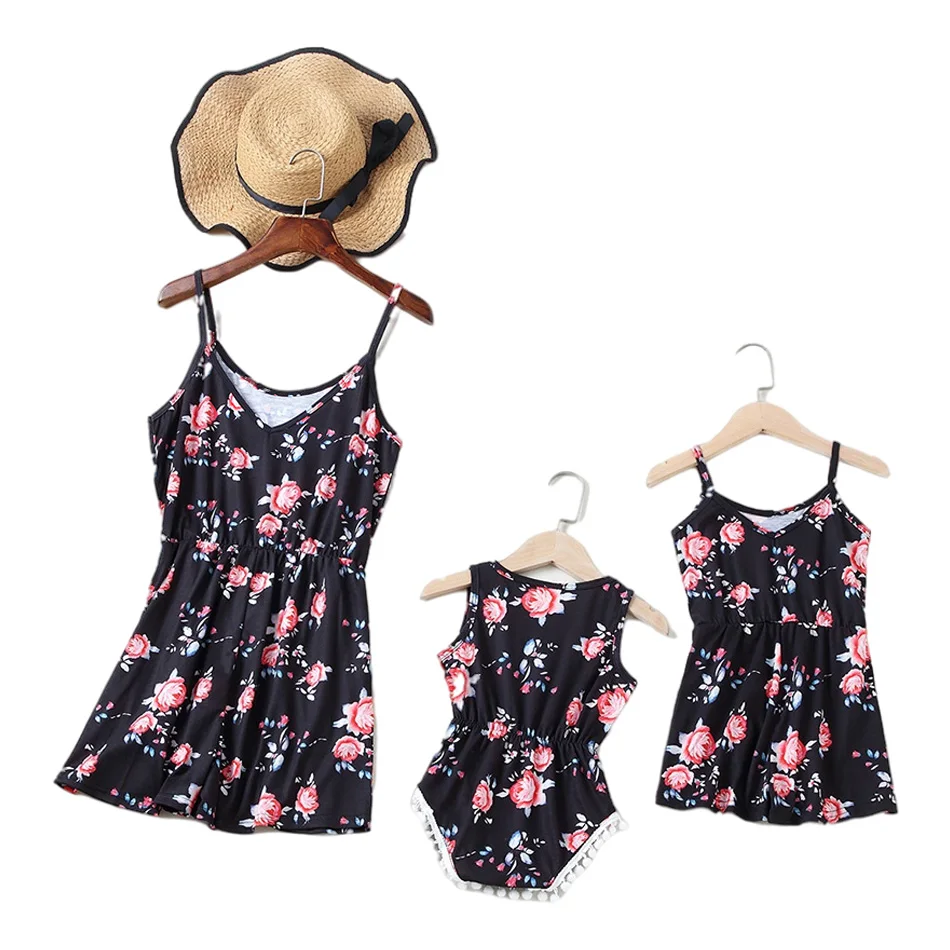 Flower Print Sisters Matching Outfits Beach Spaghetti Strap Family Look Summer Dress for Girls Mother Daughter Playsuit Jumpsuit
Flower Print Sisters Matching Outfits Beach Spaghetti Strap Family Look Summer Dress for Girls Mother Daughter Playsuit Jumpsuit