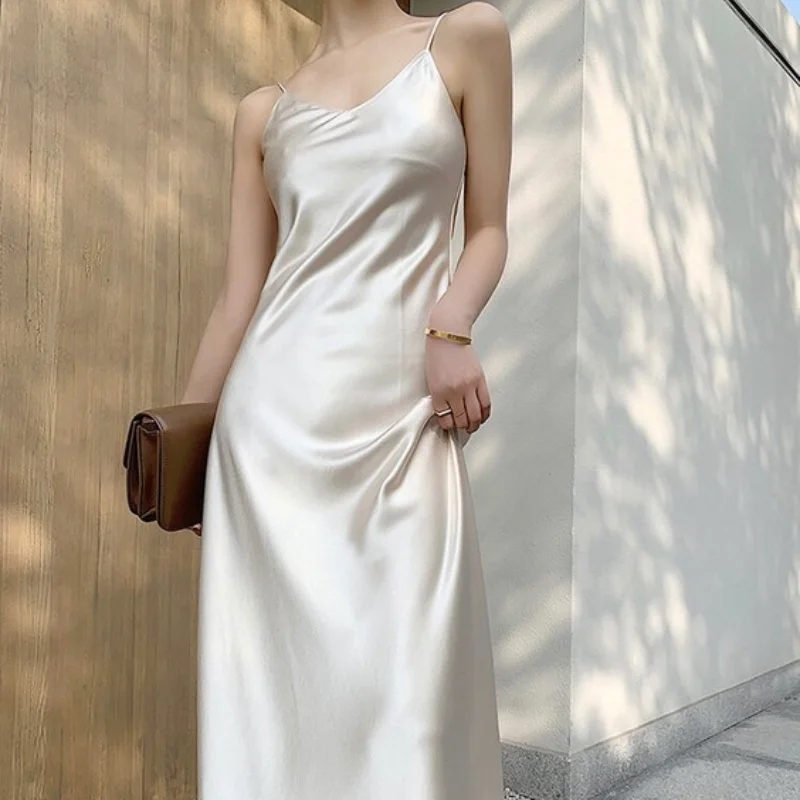 2021 Summer New Fashion Women Sexy Satin Dresses Slip Sundresses Green Yellow Red Elegant Casual Halter Streetwear Plus Size
2021 Summer New Fashion Women Sexy Satin Dresses Slip Sundresses Green Yellow Red Elegant Casual Halter Streetwear Plus Size