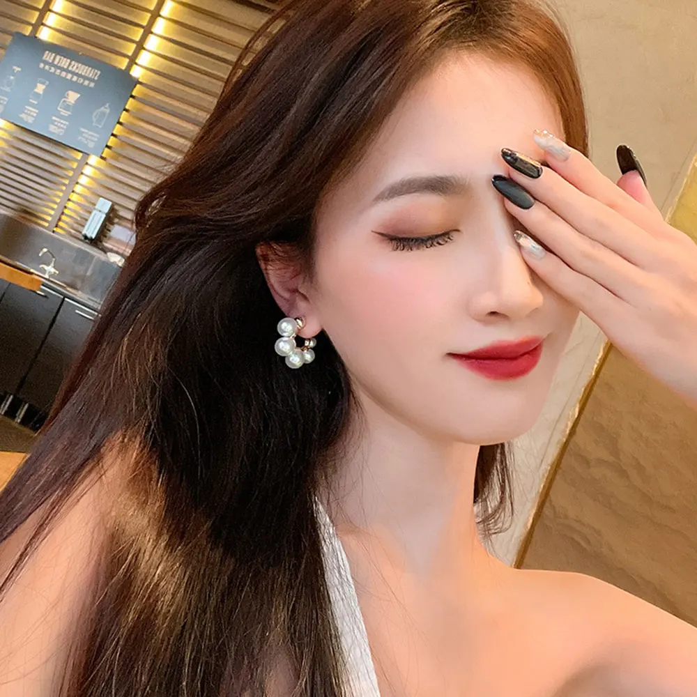 Luxurious Large Pearl Inlay Hoop Earrings For Women Korean Fashion Woman Earring 2021 Trend Wedding Party Jewelry Christmas Gift
Luxurious Large Pearl Inlay Hoop Earrings For Women Korean Fashion Woman Earring 2021 Trend Wedding Party Jewelry Christmas Gift