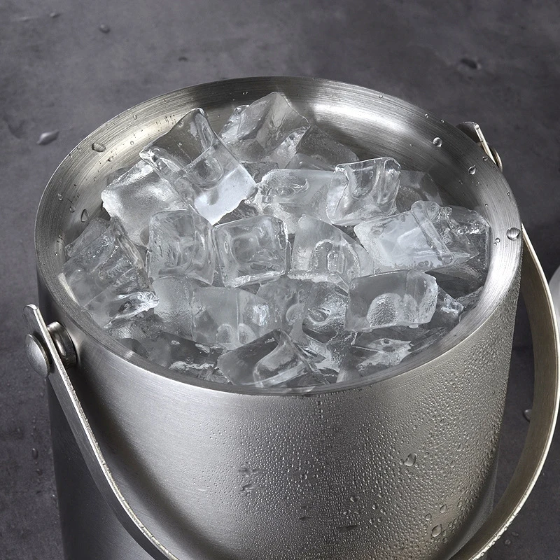 304 2L Double Wall Insulated Stainless Steel Ice Bucket Portable with Lid Hotel wine Champagne whiskey Beverage beer tools
304 2L Double Wall Insulated Stainless Steel Ice Bucket Portable with Lid Hotel wine Champagne whiskey Beverage beer tools