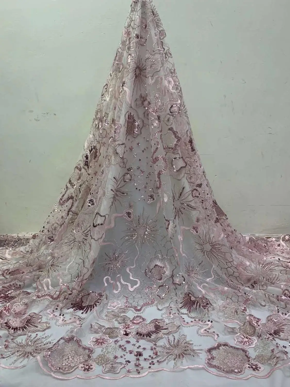 Ткань с блестками и вышивкой бисером, высококачественное вечернее платье, дизайнерское французское Сетчатое кружевное свадебное платье, т... 
Ткань с блестками и вышивкой бисером, высококачественное вечернее платье, дизайнерское французское Сетчатое кружевное свадебное платье, т...