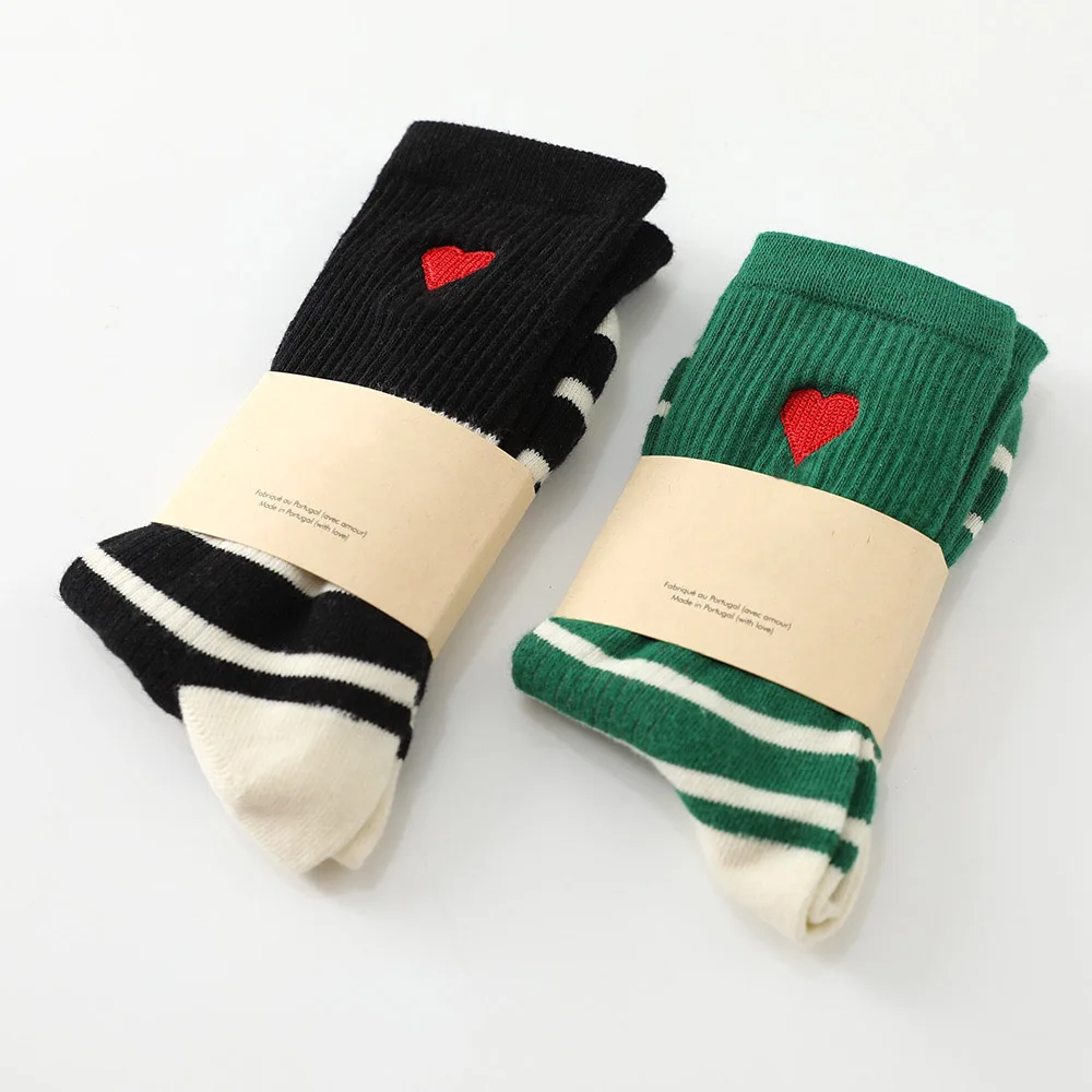 2021 Autumn And Winter Classic Peach Heart Embroidery Sports Style High Quality Cotton Tube Socks For Lovers
2021 Autumn And Winter Classic Peach Heart Embroidery Sports Style High Quality Cotton Tube Socks For Lovers