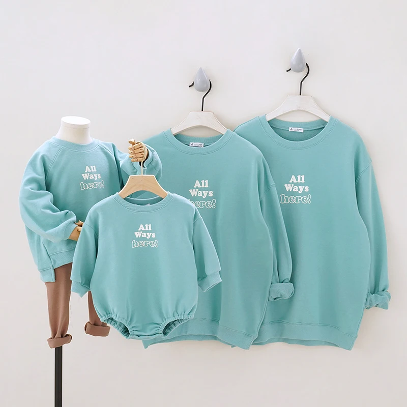 Winter Family Matching Outfit Sweater Warm Father Mother Daughter Son Sweatshirts Clothes Cartoon Cute Family Look Overcoat
Winter Family Matching Outfit Sweater Warm Father Mother Daughter Son Sweatshirts Clothes Cartoon Cute Family Look Overcoat