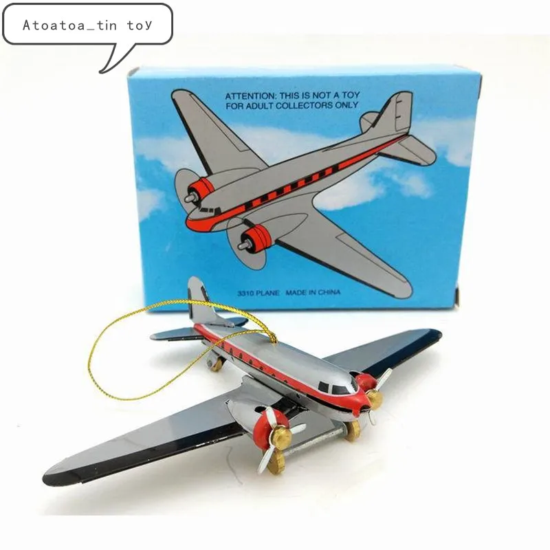 1pc Vintage Retro Airplane Collection Tin Toys Classic Clockwork Wind Up Ornament Childs Toys For Adult Kids Collectible Gift
1pc Vintage Retro Airplane Collection Tin Toys Classic Clockwork Wind Up Ornament Childs Toys For Adult Kids Collectible Gift