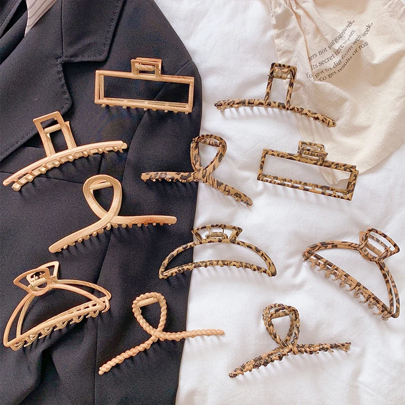 Wood Grain Metal Hair Claws Clip Chic Barrettes Geometric Shark Hairpin DIY Styling Tool Hairgrip Women Girls Hair Accessories 
Wood Grain Metal Hair Claws Clip Chic Barrettes Geometric Shark Hairpin DIY Styling Tool Hairgrip Women Girls Hair Accessories