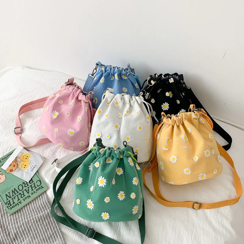 Messenger Shoulder Handbags Ladies 2021 New Fashion Trend Women Summer New Cute Daisy Pattern Crossbody Bag Stylish Bucket Purse
Messenger Shoulder Handbags Ladies 2021 New Fashion Trend Women Summer New Cute Daisy Pattern Crossbody Bag Stylish Bucket Purse