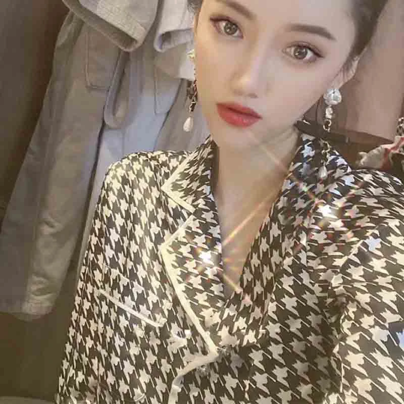 Cosmicchic Women's Pajamas Set Silk Houndstooth Turn Down Collar Sleepwear 2-piece Suit Rhinestone Buttons Ladies Home Suit
Cosmicchic Women's Pajamas Set Silk Houndstooth Turn Down Collar Sleepwear 2-piece Suit Rhinestone Buttons Ladies Home Suit