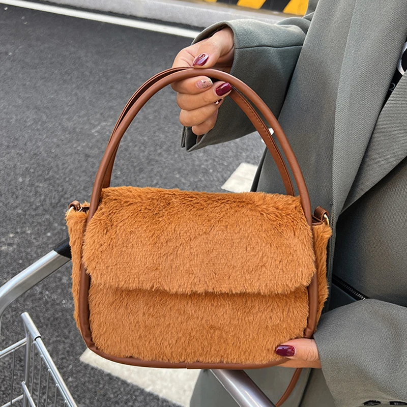 Winter Soft Faux Fur Shoulder Bags for Women 2022 hit Warm Small Lady Branded Trending Designer Flap Crossbody Handbags Clutch
Winter Soft Faux Fur Shoulder Bags for Women 2022 hit Warm Small Lady Branded Trending Designer Flap Crossbody Handbags Clutch