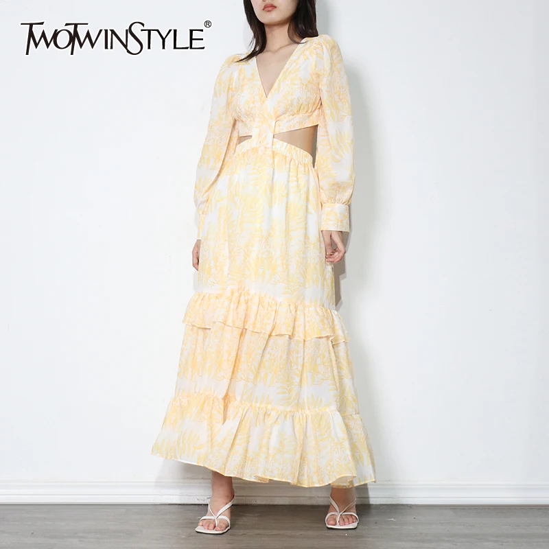 TWOTWINSTYLE Vintage Hollow Out Long Dress For Women V Neck Bishop Sleeve High Waist Print Autumn Dresses Female Fashion New
TWOTWINSTYLE Vintage Hollow Out Long Dress For Women V Neck Bishop Sleeve High Waist Print Autumn Dresses Female Fashion New