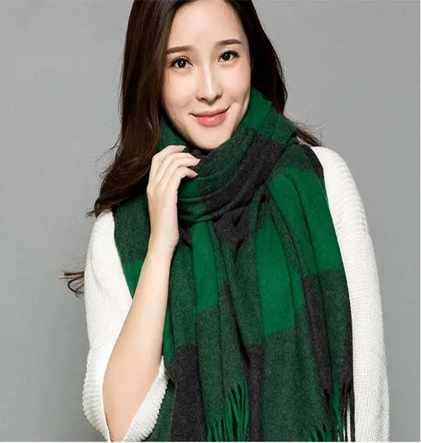 Luxury Brand Wool Scarf 2019 Female Best Quality Classic Plaid Winter Warm Thickening Scarf Pashmina Tassels Women Wrap Shawl
Luxury Brand Wool Scarf 2019 Female Best Quality Classic Plaid Winter Warm Thickening Scarf Pashmina Tassels Women Wrap Shawl
