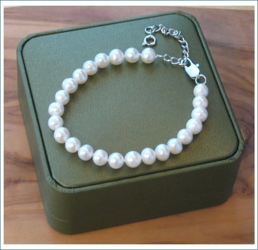 

White real freshwater pearl extending clasp bracelet