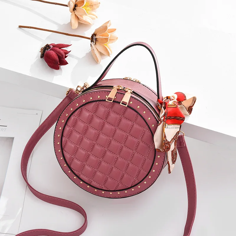 2020 new trendy high-quality leather handbags Korean version of fresh diamond fashion ladies one-shoulder messenger small bag
2020 new trendy high-quality leather handbags Korean version of fresh diamond fashion ladies one-shoulder messenger small bag