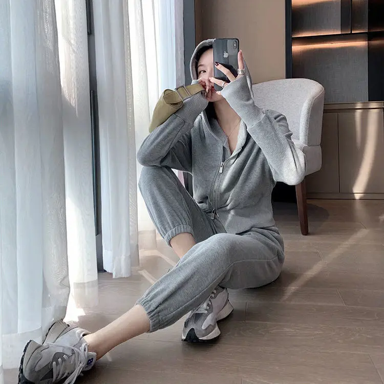 2021 spring and autumn new sports and leisure suit women's short temperament sweater and leggings loose two-piece suit women
2021 spring and autumn new sports and leisure suit women's short temperament sweater and leggings loose two-piece suit women