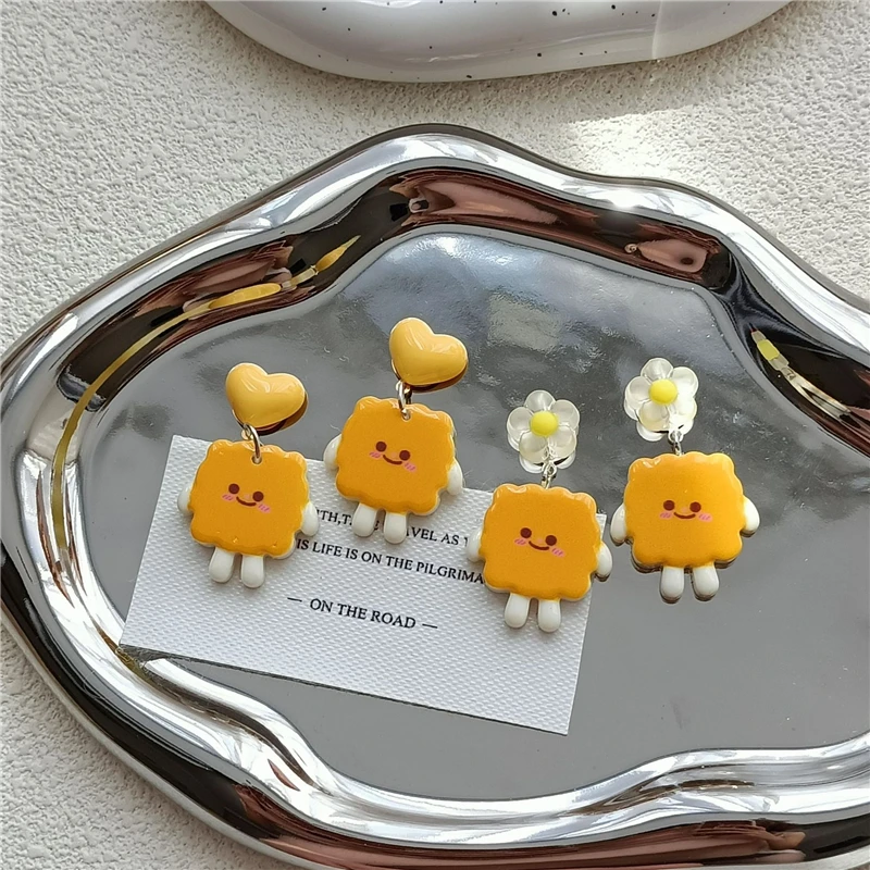 Linmouge Cute Biscuts Drop Pendant Earrings For Women Yellow Color Acrylic Butter Cookies Female Funny Creative Jewelry EF258
Linmouge Cute Biscuts Drop Pendant Earrings For Women Yellow Color Acrylic Butter Cookies Female Funny Creative Jewelry EF258
