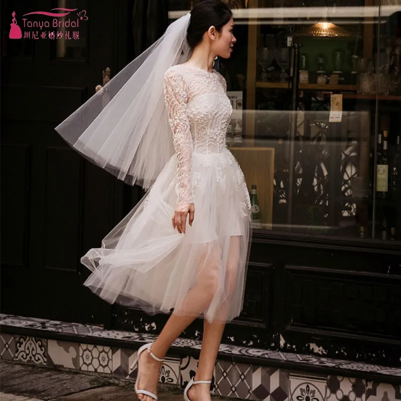 Knee Length Wedding Dress Long Sleeves Lace Tulle A-Line V Back Beach Bride Dress Wedding Gown DQG1046
Knee Length Wedding Dress Long Sleeves Lace Tulle A-Line V Back Beach Bride Dress Wedding Gown DQG1046