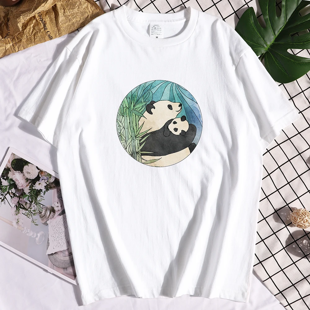 Giant Panda Holding A Baby Printed T Shirt Women Casual Tops Crewneck Breathable Tshirt Oversized Comfortable Tshirts For Women
Giant Panda Holding A Baby Printed T Shirt Women Casual Tops Crewneck Breathable Tshirt Oversized Comfortable Tshirts For Women