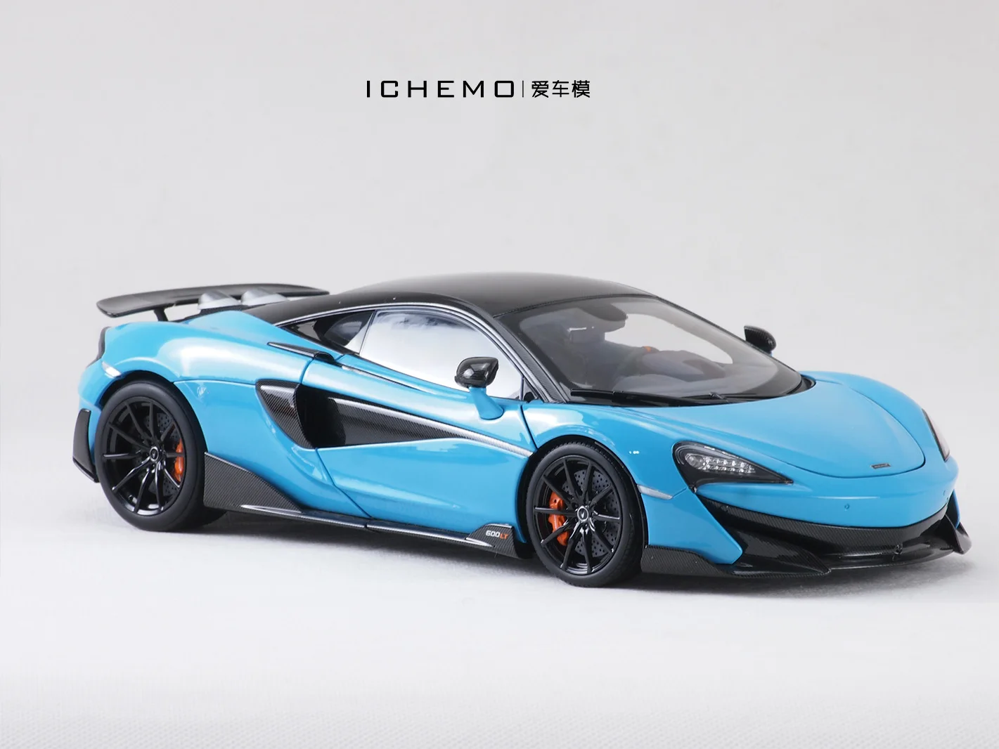 LCD Model 1:18 McLaren 600LT The door can open Collection of die-casting simulation alloy model car toys
LCD Model 1:18 McLaren 600LT The door can open Collection of die-casting simulation alloy model car toys