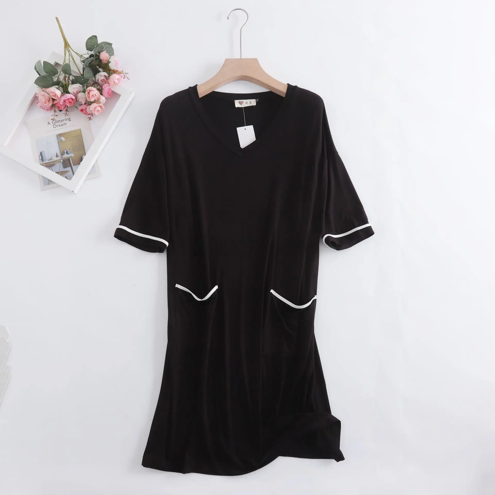 Однотонная одежда Vestidos Mujer модная модельная рубашка с v-образным вырезом Темперамент и двумя карманами средней длины со свободными большой ...
Однотонная одежда Vestidos Mujer модная модельная рубашка с v-образным вырезом Темперамент и двумя карманами средней длины со свободными большой ...