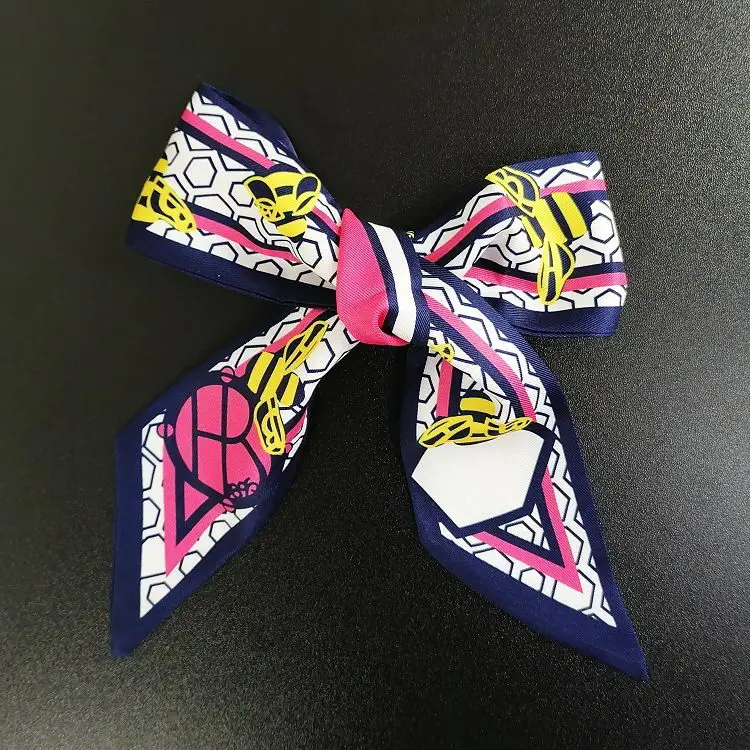 2021 New Fashion Head Scarf Cartoon Graffiti Print Variety Bag Handle Ribbons Brand Tied Pack Scarf Small Scarf
2021 New Fashion Head Scarf Cartoon Graffiti Print Variety Bag Handle Ribbons Brand Tied Pack Scarf Small Scarf