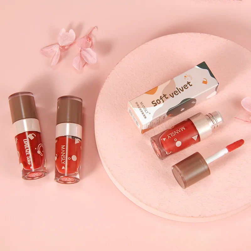 Soft Velvet Soft Charm Lip Glaze Mist Color Matte Velvet Matte Moisturizing Cheap And Long-lasting Beginner Party Compact
Soft Velvet Soft Charm Lip Glaze Mist Color Matte Velvet Matte Moisturizing Cheap And Long-lasting Beginner Party Compact