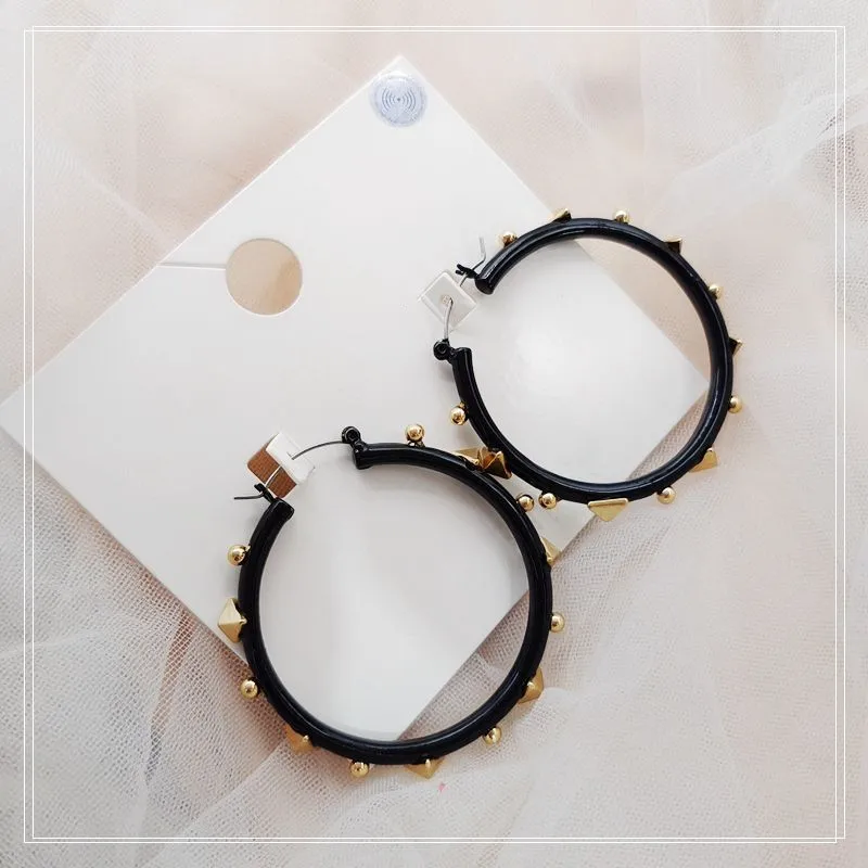 New Fashion Hip Hop Big Size Black Alloy Round Hoop Earrings For Women Punk Gold Color Beads Spike Earrings Jewelry Party Gifts
New Fashion Hip Hop Big Size Black Alloy Round Hoop Earrings For Women Punk Gold Color Beads Spike Earrings Jewelry Party Gifts