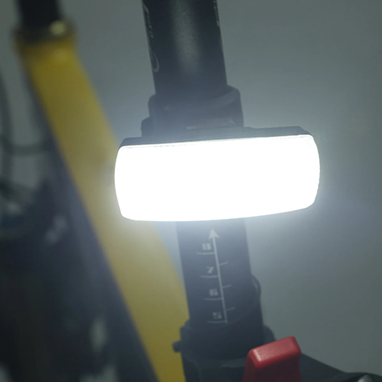 Bike Lights USB Rechargeable Bicycle Rear Light Cycling Safety LED Back Lamp Waterproof Bicycle Taillight Outdoor Accessories
Bike Lights USB Rechargeable Bicycle Rear Light Cycling Safety LED Back Lamp Waterproof Bicycle Taillight Outdoor Accessories
