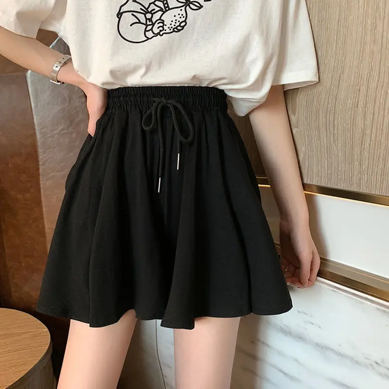 Pure color lace shorts High waist wide leg A-line black shorts women summer loose casual sports hakama apparel oversized S-5XL
Pure color lace shorts High waist wide leg A-line black shorts women summer loose casual sports hakama apparel oversized S-5XL