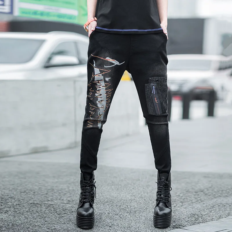 Max LuLu New Korean Designer Winter Womens Punk Style Denim Trousers Ladies Casual Printed Jeans Elastic Harem Pants Plus Size
Max LuLu New Korean Designer Winter Womens Punk Style Denim Trousers Ladies Casual Printed Jeans Elastic Harem Pants Plus Size