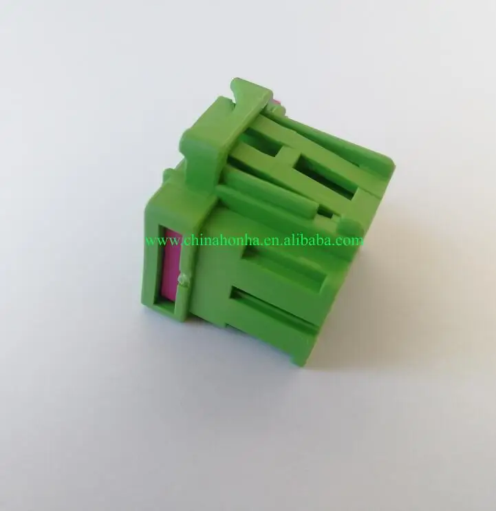 Композитный 6-ходовой автомобильный соединитель 4F0 937 731F для нагнетателя с клеммой, 5 шт. 
Композитный 6-ходовой автомобильный соединитель 4F0 937 731F для нагнетателя с клеммой, 5 шт.